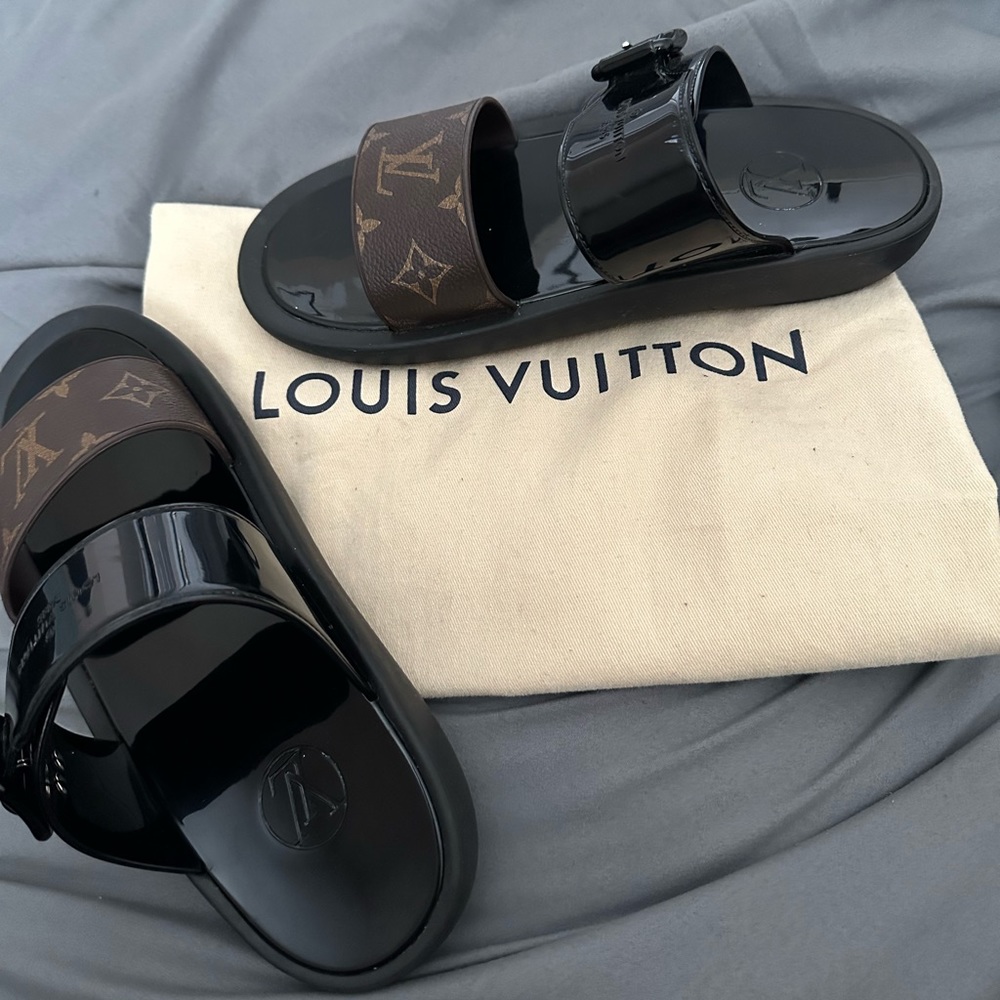 LOUIS VUITTON Monogram Sunbath Flat Mule Sandals 39 Black worn twice